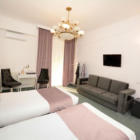 Hotel Andre'S 크라이오바 외부 사진