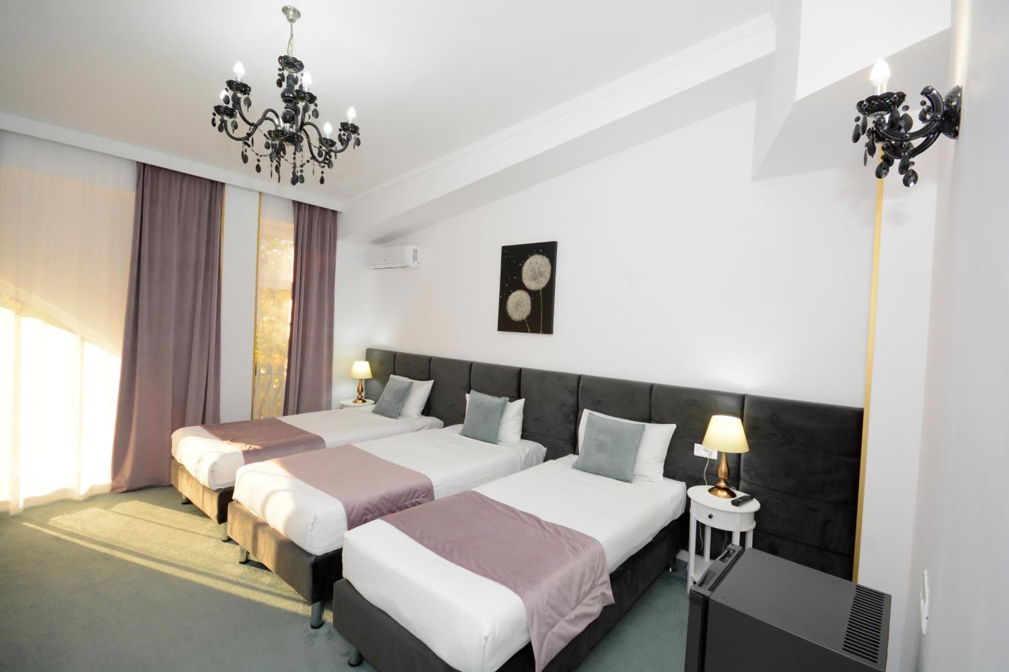 Hotel Andre'S 크라이오바 외부 사진