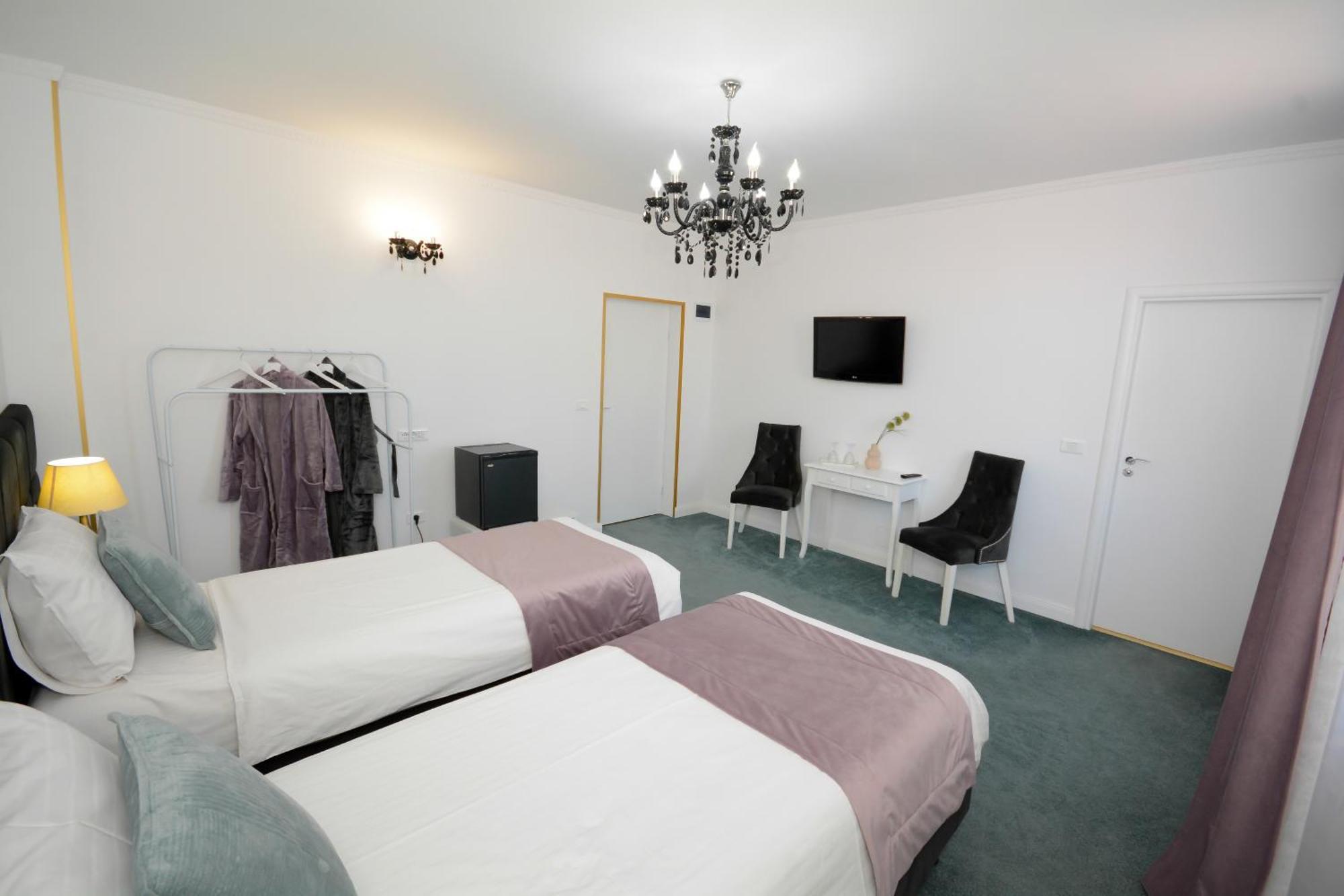 Hotel Andre'S 크라이오바 외부 사진